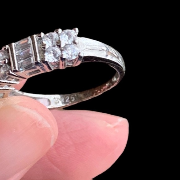 ANNIVERSARY RING SIZE 6 - Picture 8 of 10